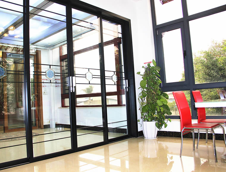 斷橋鋁門窗價錢相差那么大，300元的和1500元的究竟有什么分別？