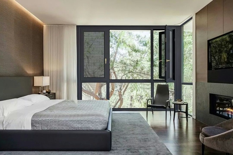 為什么你家里的門窗冬天會結(jié)露結(jié)霜？真相就在這里！